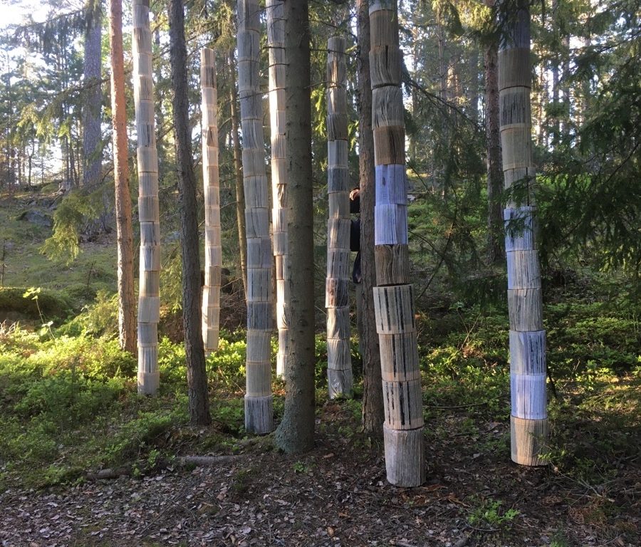 Konstverket Den skrivna skogen, Barfotastigen i Korpo