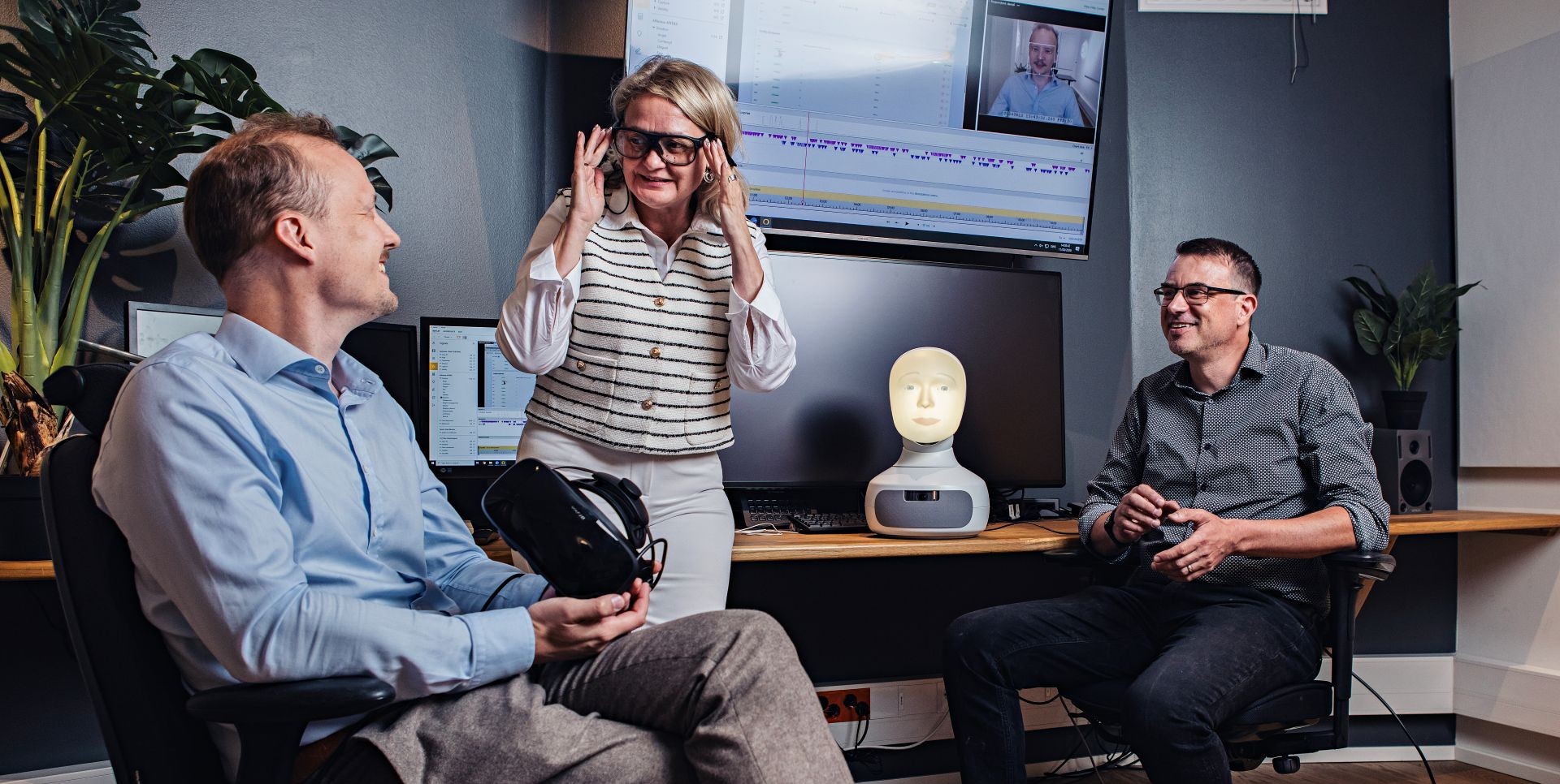 Tre personer, forskarteamet vid Experience Lab i Vasa